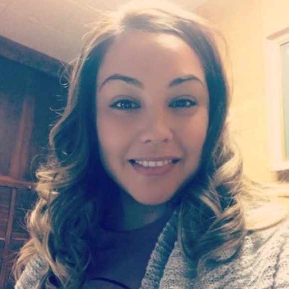 Meet your Posher, Amanda - Picture 1 of 1